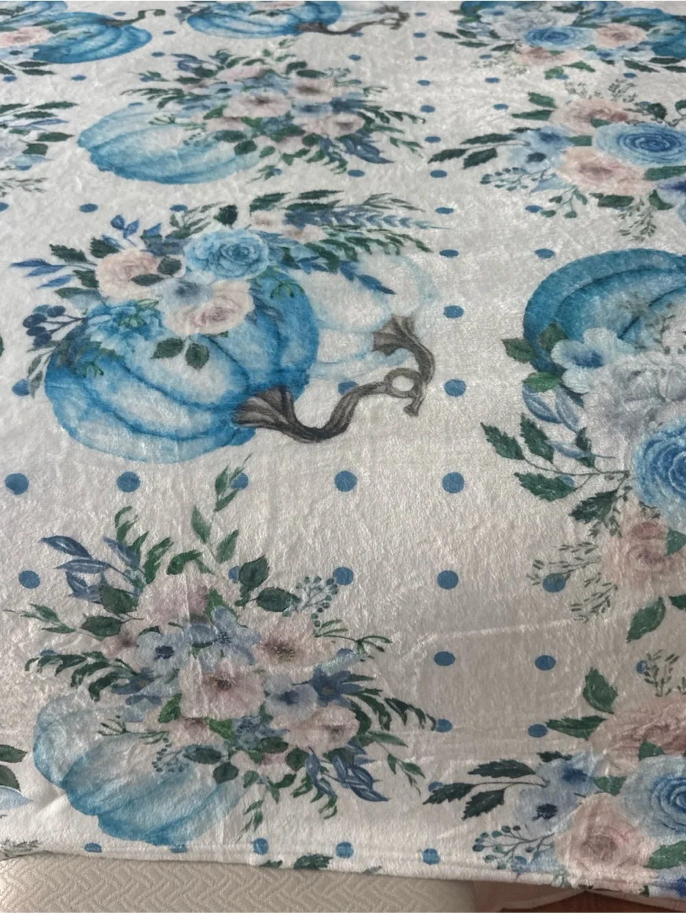 New Blue Floral Pumpkin Print Plush Throw